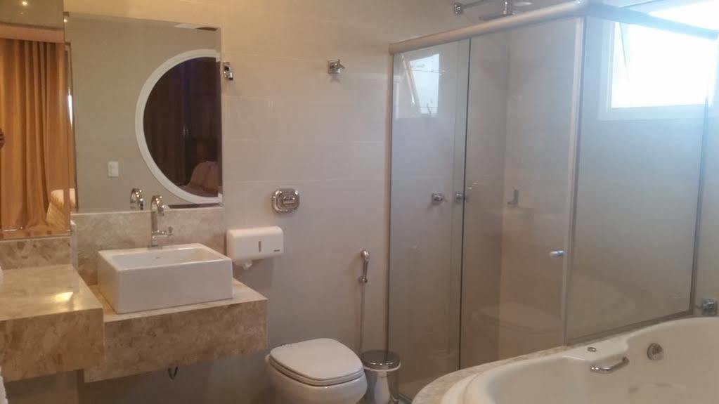 Kamur Plaza Hotel Goianesia Eksteriør bilde